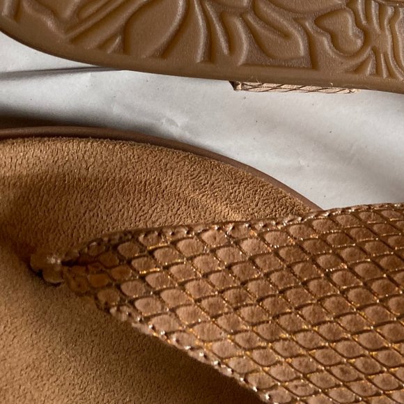 Comfortiva Shoes Comfortiva With Pillow Top Neutral Sandal New 9